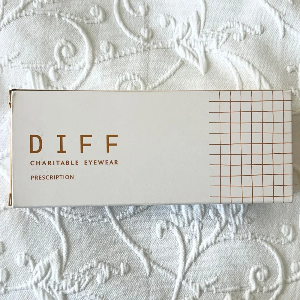 DIFF Eyewear Winston‎ Black & White Rich Hide Cow Hide Cat Eye/ Square Frames